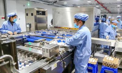 左手疫苗,右手血液制品,73 歲河南企業家賺了 300 億,他做對了嗎?